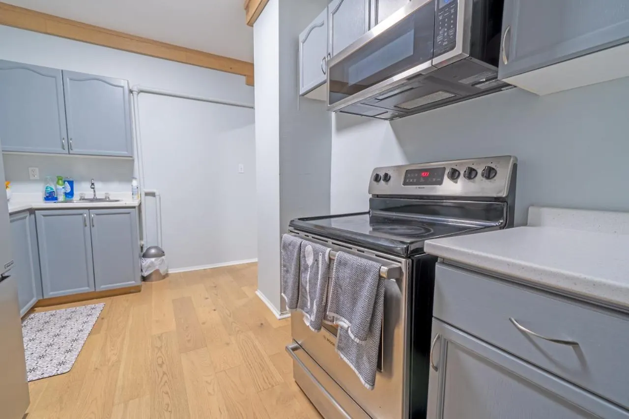 Stylish Downtown Apartment Halifax Kanada